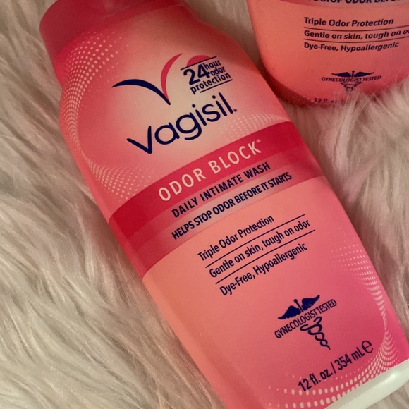 Vagisil  -  Intimate Wash - Picture 2 of 5